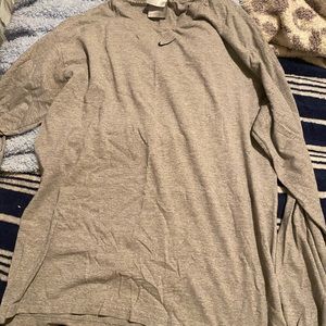 Nike long sleeve t-shirt